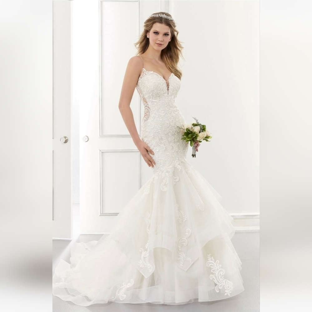 Elegant White Lace Wedding Dress